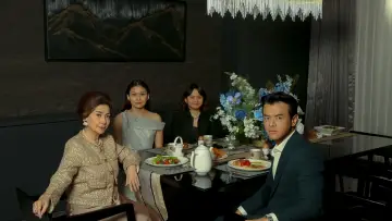 Backdrop to the movie "A Normal Woman" #674657