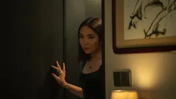 Backdrop to the movie "A Normal Woman" #674669