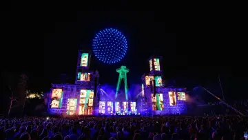 Backdrop to the movie "Jean-Michel Jarre - Starmus: Bridge from the Future" #1117723
