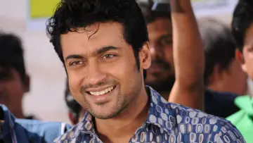 Backdrop to the movie "Maattrraan" #1147066