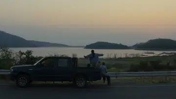 Backdrop to the movie "Regretfully At Dawn" #953573