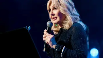 Backdrop to the movie "Googoosh: Made of Fire" #1122739