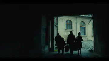 Backdrop to the movie "Between Borders" #982427