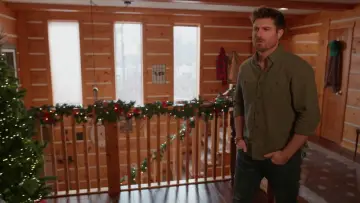 Backdrop to the movie "Christmas in Alaska" #1141738