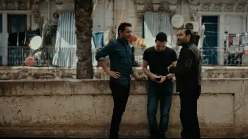 Backdrop to the movie "Algiers" #696272