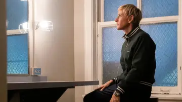 Backdrop to the movie "Ellen DeGeneres: For Your Approval" #982400