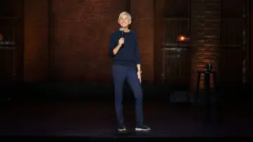 Backdrop to the movie "Ellen DeGeneres: For Your Approval" #982403