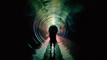 Backdrop to the movie "Underground" #728430