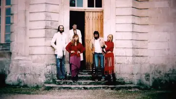 Backdrop to the movie "The Thousand and One Musical Lives of Fleetwood Mac" #1141713