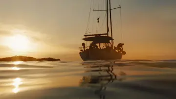 Backdrop to the movie "At Sea" #786893