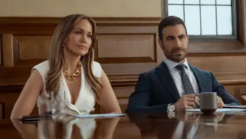 Backdrop to the movie "Office Romance" #908855