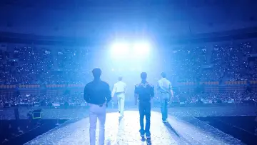 Backdrop to the movie "HIGHLIGHT: LIGHTS GO ON, AGAIN IN CINEMA" #1608826