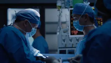 Backdrop to the movie "Transplant" #736467