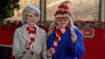 Backdrop to the movie "Holiday Mismatch" #736168
