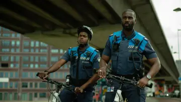 Backdrop to the movie "Almost Cops" #628985