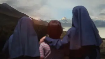 Backdrop to the movie "Holy Days" #1139242