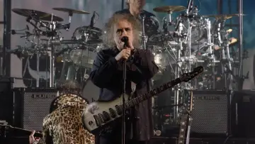 Backdrop to the movie "The Cure: The Show Of A Lost World (Troxy Live 2024)" #932192