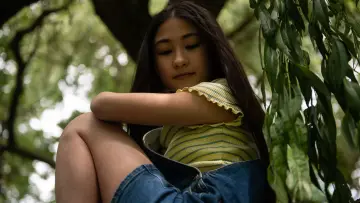 Backdrop to the movie "Soft Leaves" #735553