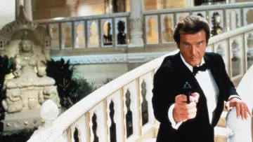 Backdrop to the movie "From Roger Moore with Love" #704278