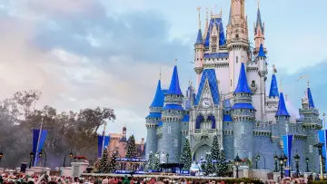 Backdrop to the movie "Disney Parks Magical Christmas Day Parade" #735251