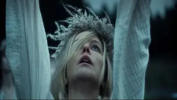 Backdrop to the movie "The Crone" #976755