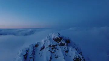 Backdrop to the movie "SKI - The Greatest Ski Tour of All Time" #735045