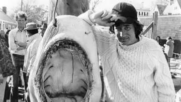 Backdrop to the movie "Jaws, a Monstrous Success" #920277