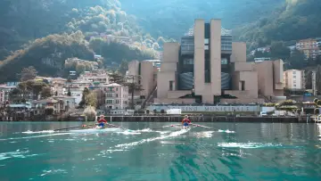 Backdrop to the movie "Architecture of Happiness" #544003