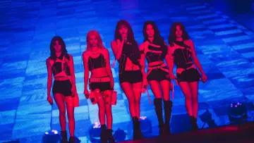 Backdrop to the movie "(G)I-DLE WORLD TOUR [iDOL] IN CINEMAS" #1175429
