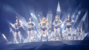 Backdrop to the movie "(G)I-DLE WORLD TOUR [iDOL] IN CINEMAS" #1175432