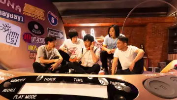 Backdrop to the movie "MAYDAY FLY TO 2025" #730021