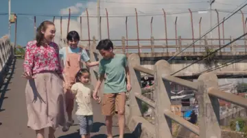 Backdrop to the movie "Senin Harga Naik" #765260