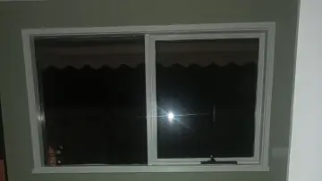 Backdrop to the movie "The man in the window" #784690