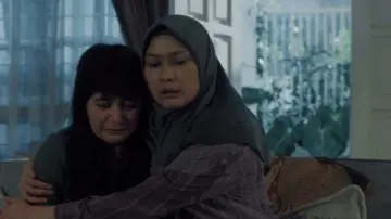 Backdrop to the movie "Patah Hati Yang Kupilih" #539005