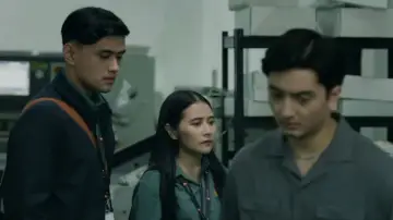 Backdrop to the movie "Patah Hati Yang Kupilih" #539019