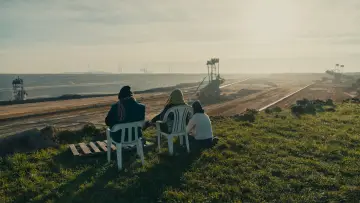 Backdrop to the movie "Wolken über Lützerath" #820955