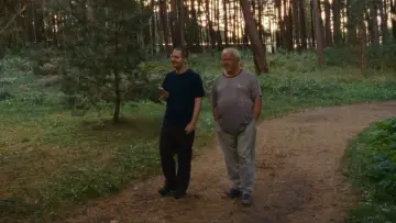 Backdrop to the movie "The Visitor" #980030