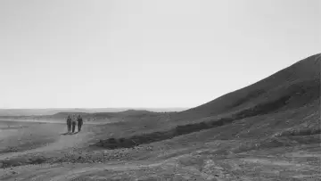 Backdrop to the movie "The Stranger" #1525610