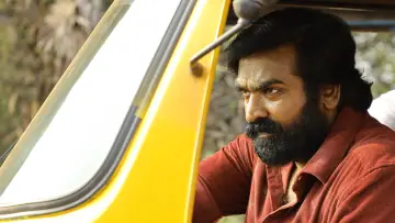 Backdrop to the movie "Thalaivan Thalaivii" #978354