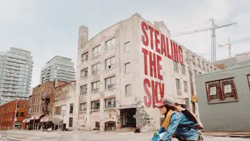 Backdrop to the movie "Stealing the Sky" #1192556