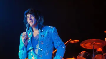 Backdrop to the movie "EPiC: Elvis Presley in Concert" #762551