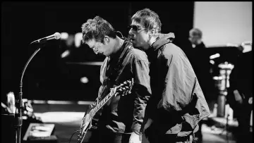 Backdrop to the movie "Oasis: Don