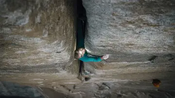 Backdrop to the movie "Girl Climber" #652217