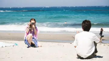 Backdrop to the movie "Two Seasons, Two Strangers" #783130