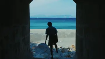 Backdrop to the movie "Two Seasons, Two Strangers" #975948