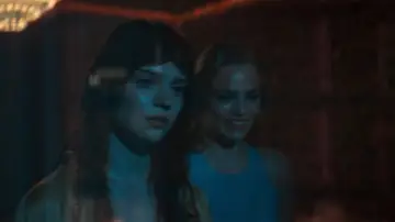 Backdrop to the movie "Her Private Hell" #952487