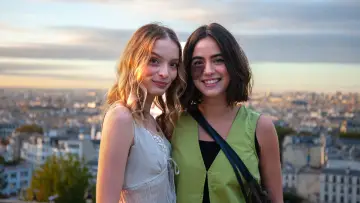 Backdrop to the movie "Influencers" #579005