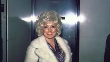 Backdrop to the movie "Dolly Parton: Still Rockin