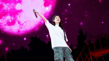 Backdrop to the movie "2024 IU HEREH WORLD TOUR CONCERT IN SEOUL" #871972
