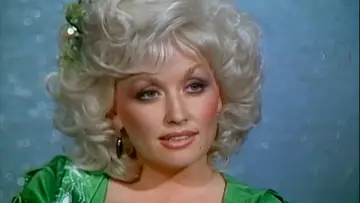 Backdrop to the movie "Dolly Parton : L